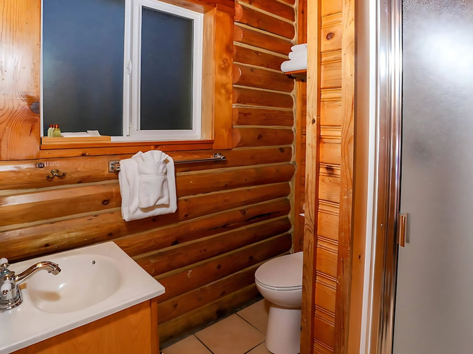 Bathroom 3, Kalaloch Lodge, Jefferson