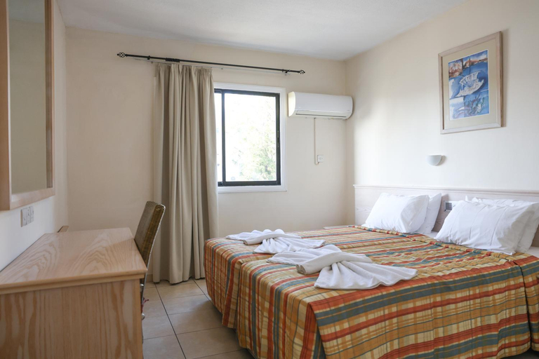 Bedroom 3, Senator Hotel Apartments