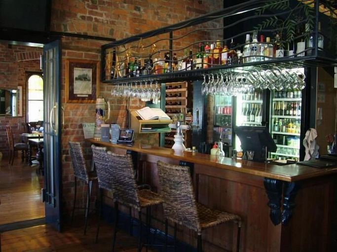 Food & Drinks 4, Yea Peppercorn Hotel, Murrindindi - West