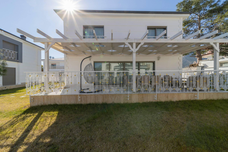 2, Luxury Villa in a Peaceful Neighborhood with Pool, Kemer