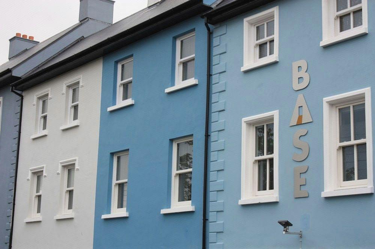 Others 3, Base Dingle