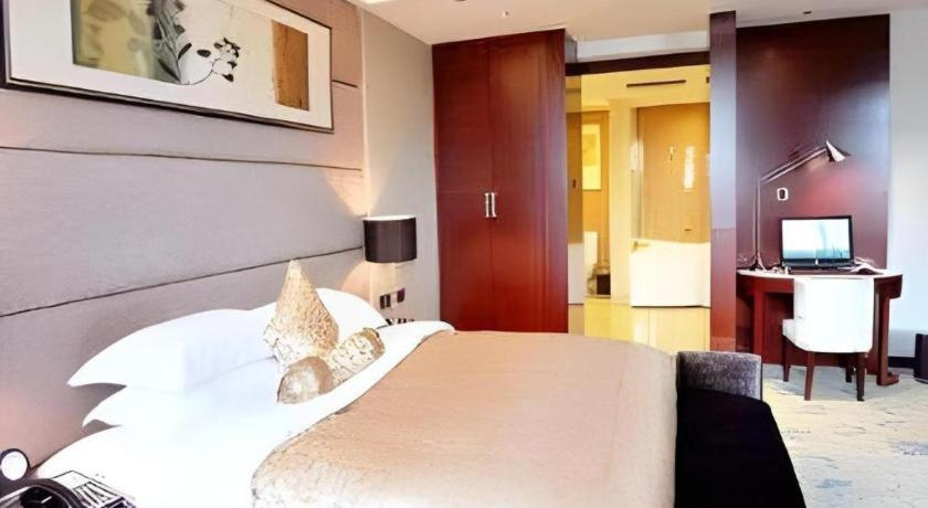 Bedroom 5, Ramada Plaza by Wyndham Shaowu, Nanping