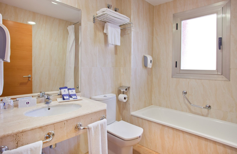 Bathroom, Hotel RH Gijón By Hoteles RH, Valencia