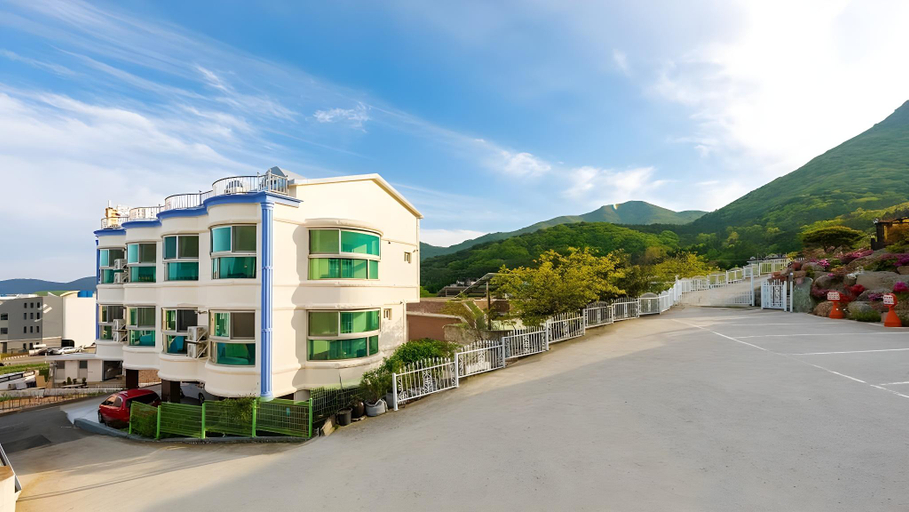 Exterior & Views 1, Geoje Hakdong Nuri Pension, Geoje