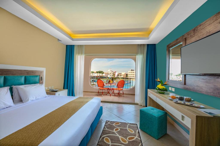 Bedroom, Titanic Resort Aqua Park, Safaja