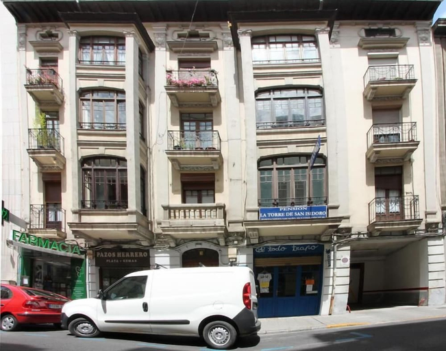 Exterior & Views, Alda Centro León, León