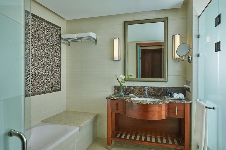 Bathroom 4, Cairo Pyramids Hotel, Al-Ahram