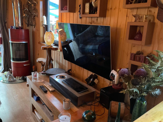 Interior 2, Sleeps 2, Includes Breakfast, Highland