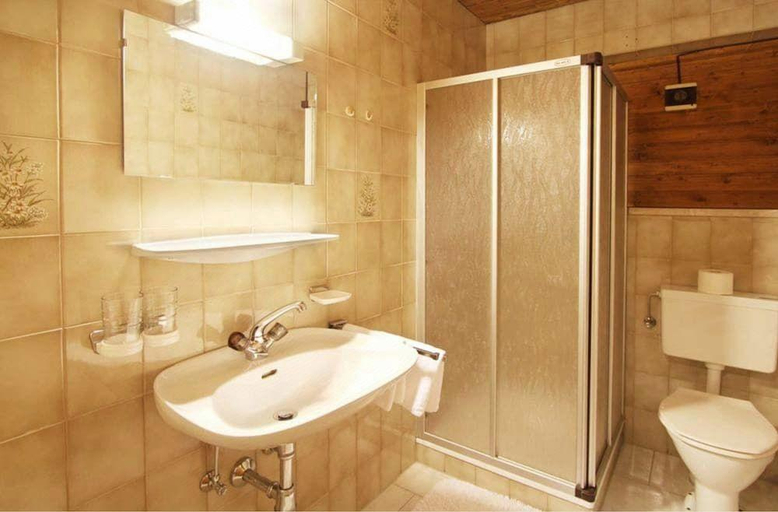Bathroom 3, Pension Barenwirt, Innsbruck Land