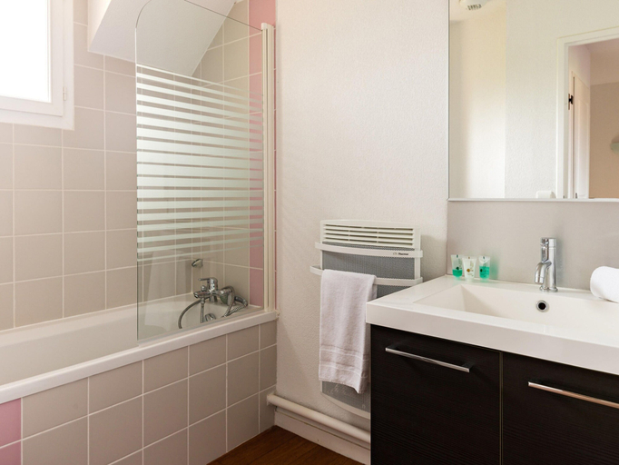 Bathroom, Charming Villa Retreat in Dordogne, Dordogne