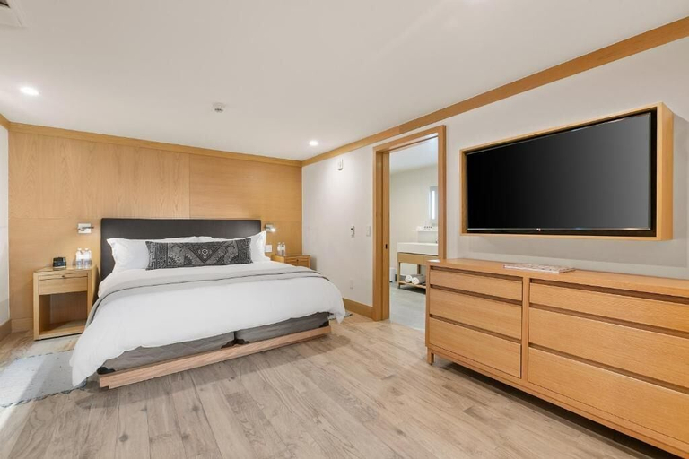 Room 3, SA Beach by Stay Awhile Villas, Los Angeles