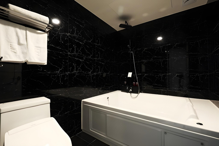 Bathroom 2, Yongin M7 Hotel, Yongin