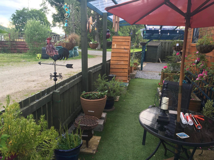 Outdoor dining, Sleeps 2, Includes Breakfast, Highland