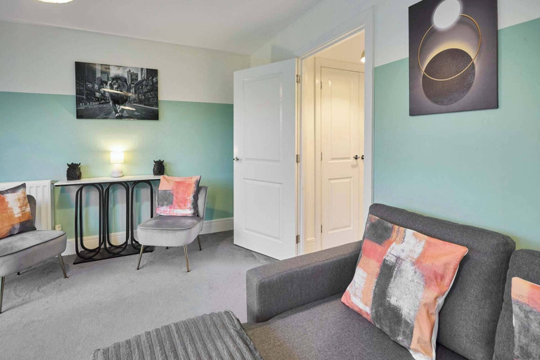 Living area 3, House Sleeps 8 With Wifi, Northamptonshire