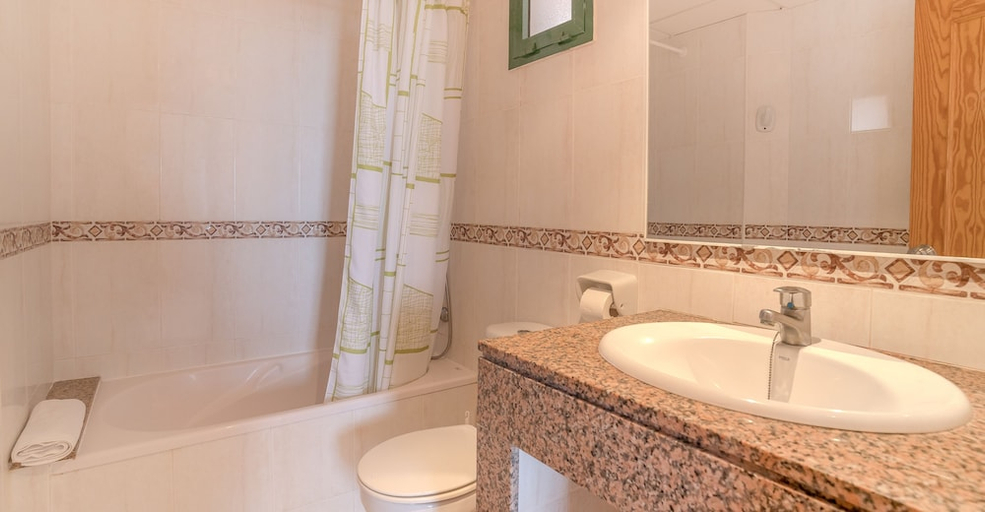 Bathroom 4, Apartamentos Lentiscos by MIJ, Baleares