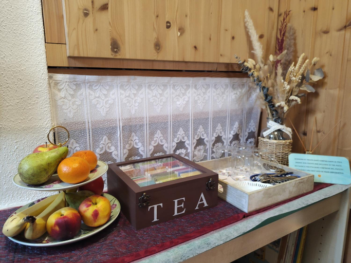 Food & Drinks, BnB LES OISEAUX, chez Lidia, 26m2 a 44m2, 2eme etage, Porrentruy