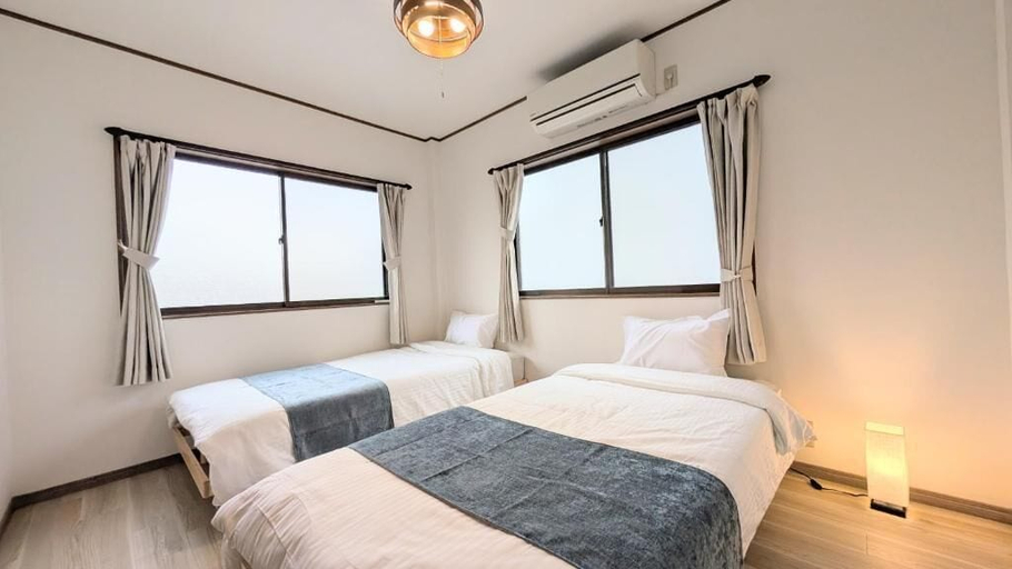 Room 1, Sakura Blue, Osaka