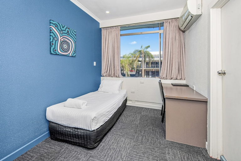 Bedroom 2, greet Hotel Alice Springs, Alice Springs- Stuart