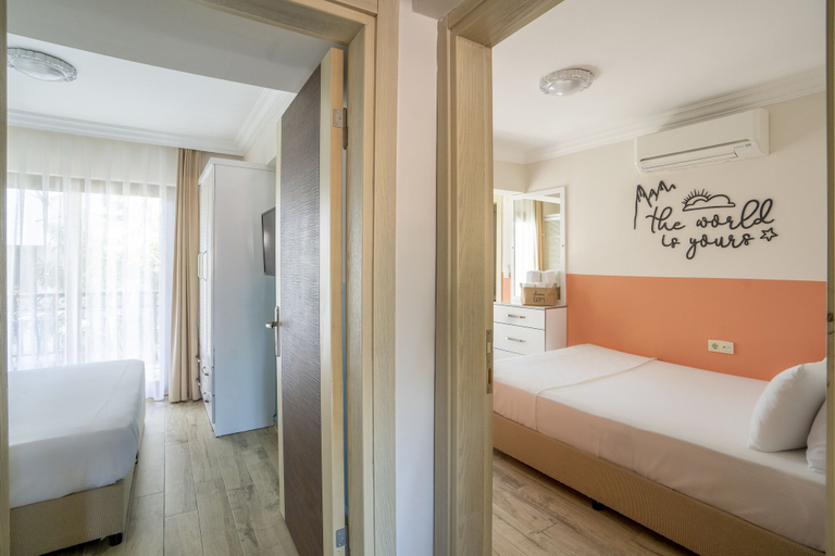 Bedroom 3, XOX Apart Hotel, Ula