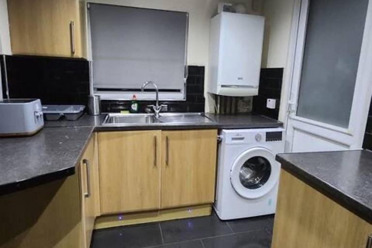 Interior, Comfy 3-bed House - Sleeps 6 & Free Parking, Thurrock
