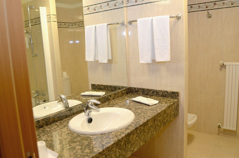 Bathroom 4, Hotel Lasa Sport, Valladolid