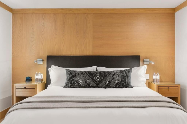 Room 2, SA Beach by Stay Awhile Villas, Los Angeles