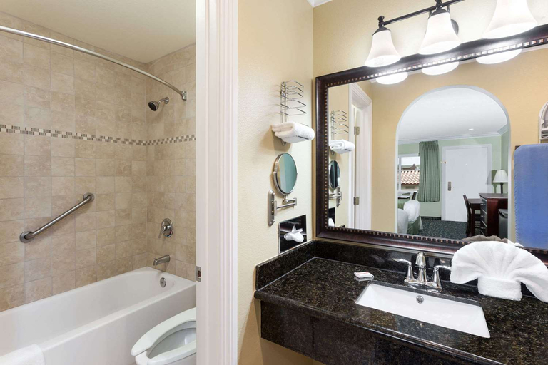 Bathroom, Orange County Airport Hotel Costa Mesa, Orange