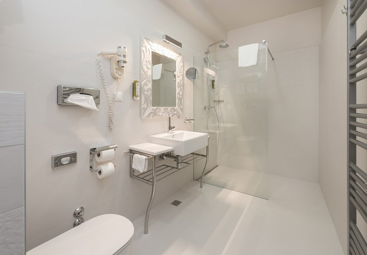 Bathroom 4, Hotel Bastion, Zadar