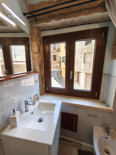 Bathroom 2, La Casa delle Rondini, Ogliastra