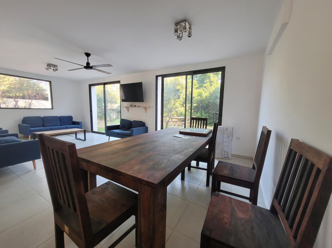 Others 5, Villas pres de la plage, Var