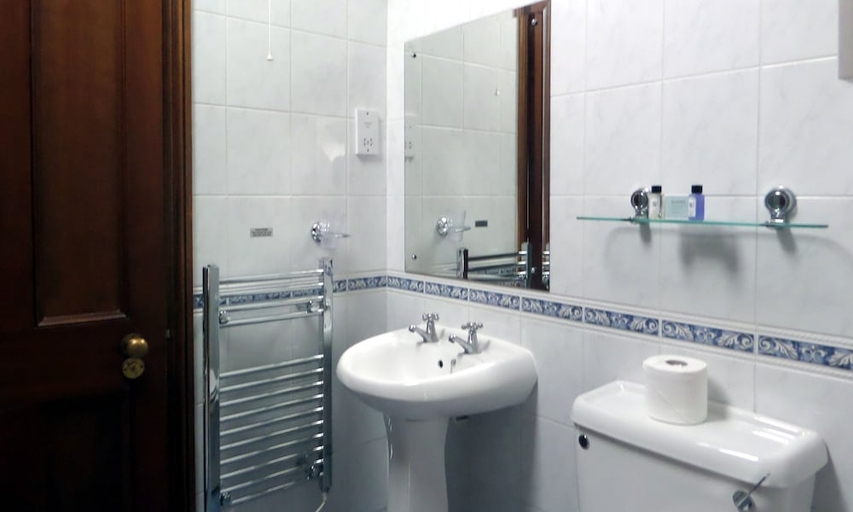 Bathroom 4, Elmers Court Hotel, Hampshire