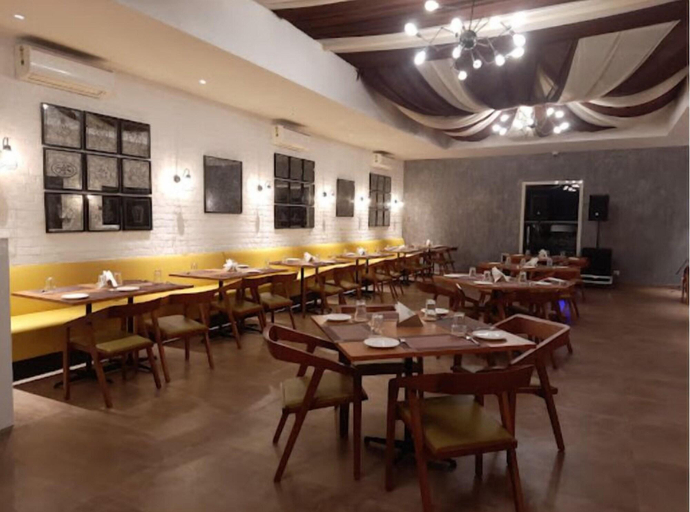 Food & Drinks 5, Hotel LE ROI Lake View, Koti, Tehri Garhwal