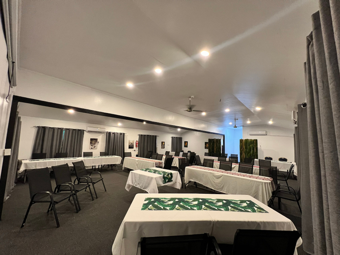 Food & Drinks 5, Crusoe's Retreat, Serua