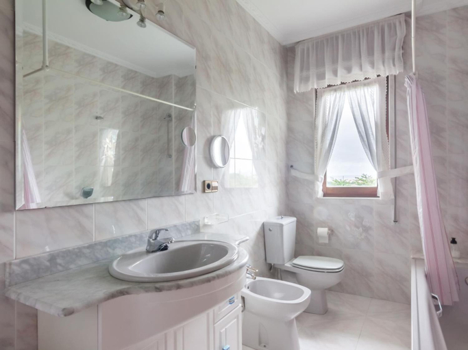 Bathroom, Villa Ruben, Cantabria