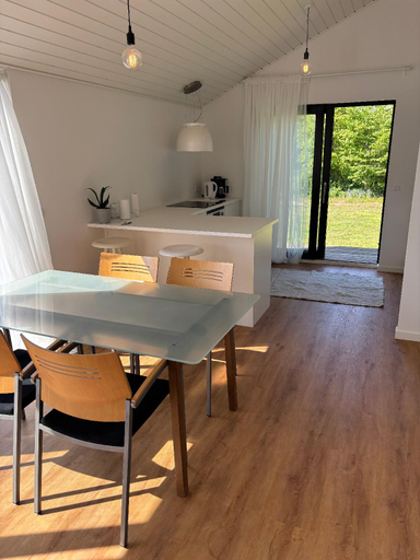 4, Stylish cottage near beach, cliff and harbour life, Stevns