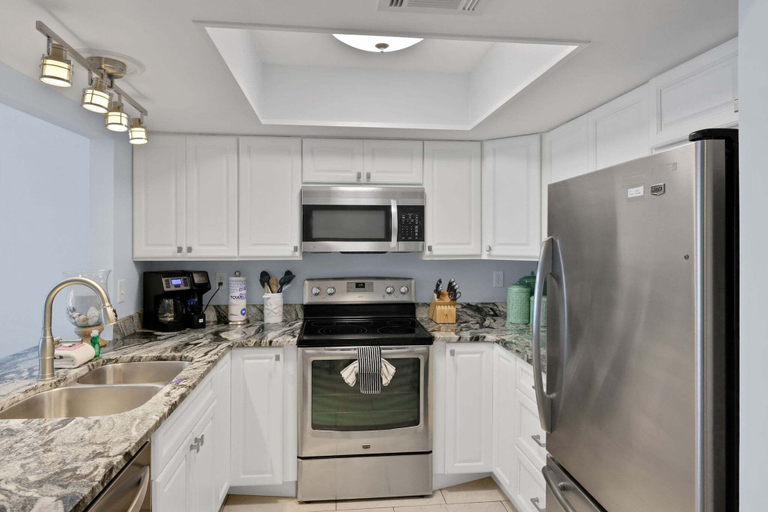 Private kitchen 5, Sea Winds Hideaway, Saint Johns