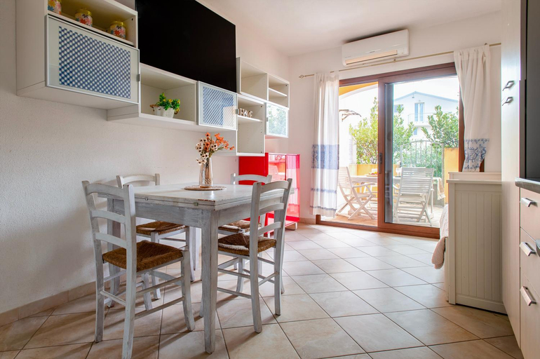 Others 5, Villa Rosanna, Olbia-Tempio