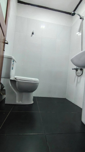 Bathroom 4, B&B Nuwara eliya, Nuwara Eliya