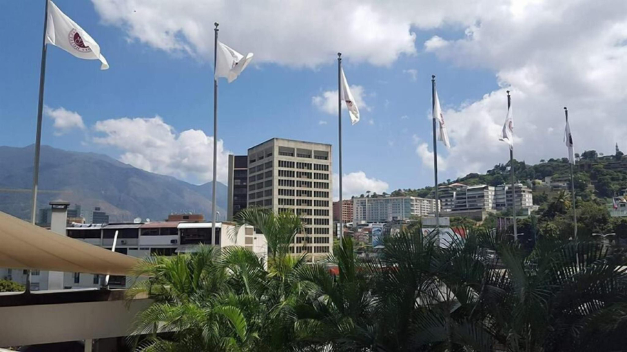 Others 4, Paseo Las Mercedes, Libertador
