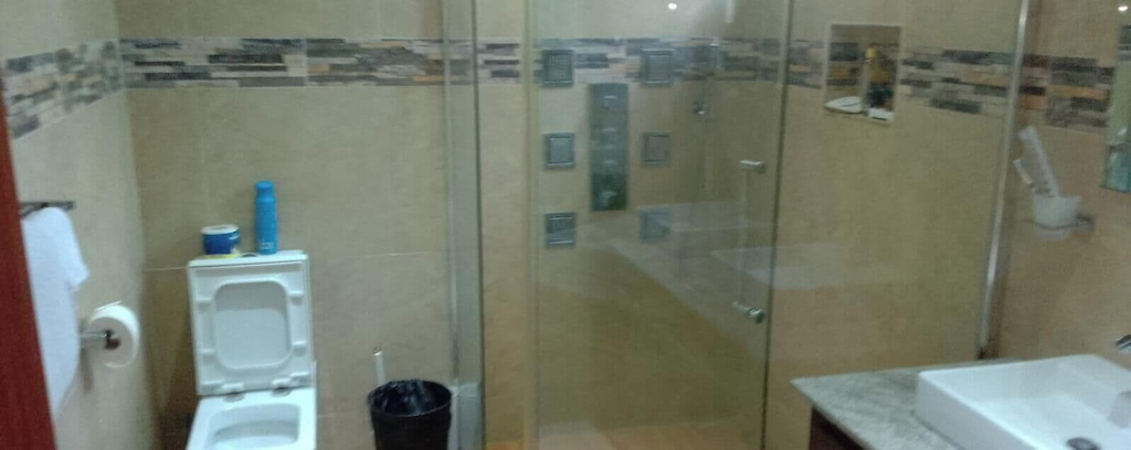 Bathroom, Wayne's Amazing Villa 3