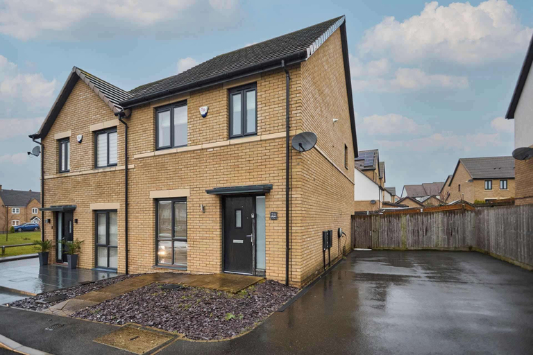 Exterior 4, House Sleeps 8 With Wifi, Northamptonshire