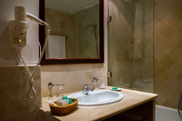 Bathroom 5, The Orangers Beach Resort and Bungalows, Hammamet