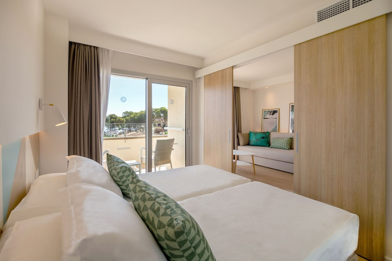 Bedroom 3, JS Portocolom Suites, Baleares