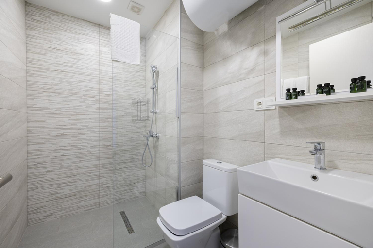 Bathroom 3, Green Side Apart Hotel, Batumi