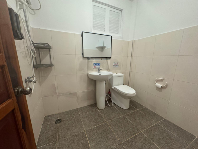 Bathroom 3, Siargao Latitude 10, General Luna