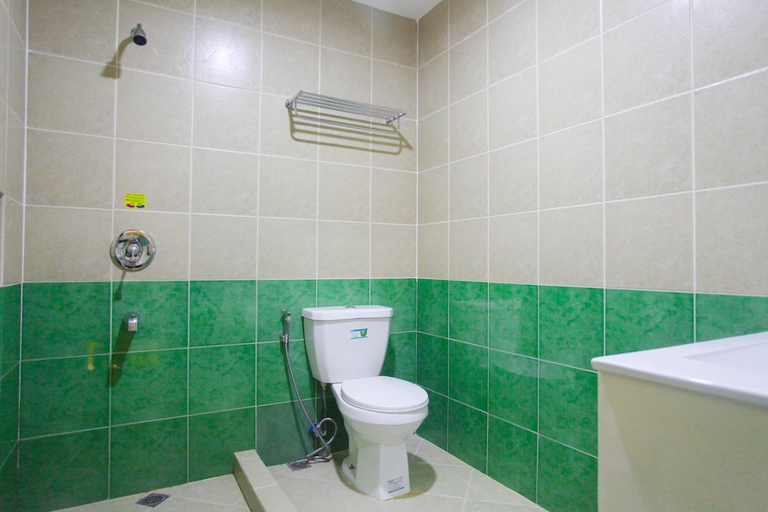 Bathroom 5, Hotel 99 Monumento Caloocan, Kalookan City