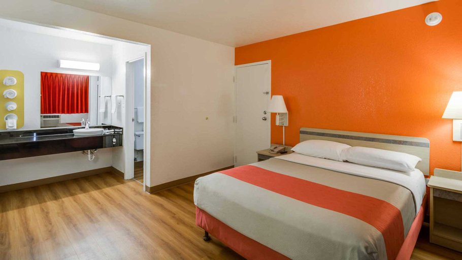 Bedroom 3, Motel 6 Schiller Park, Il - Chicago O'Hare GA, Cook