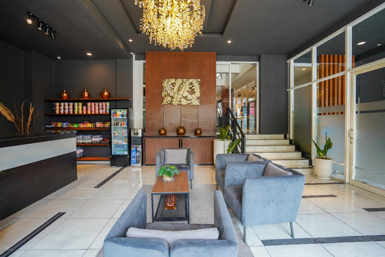 Public Area 3, Sans Hotel Prime Cailendra Yogyakarta by RedDoorz, Yogyakarta