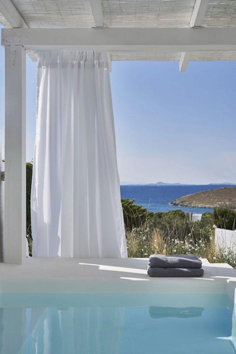 Sport & Beauty 2, Mr and Mrs White Tinos, South Aegean