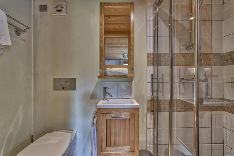 Bathroom 3, Chalet Heidi, Haute-Savoie